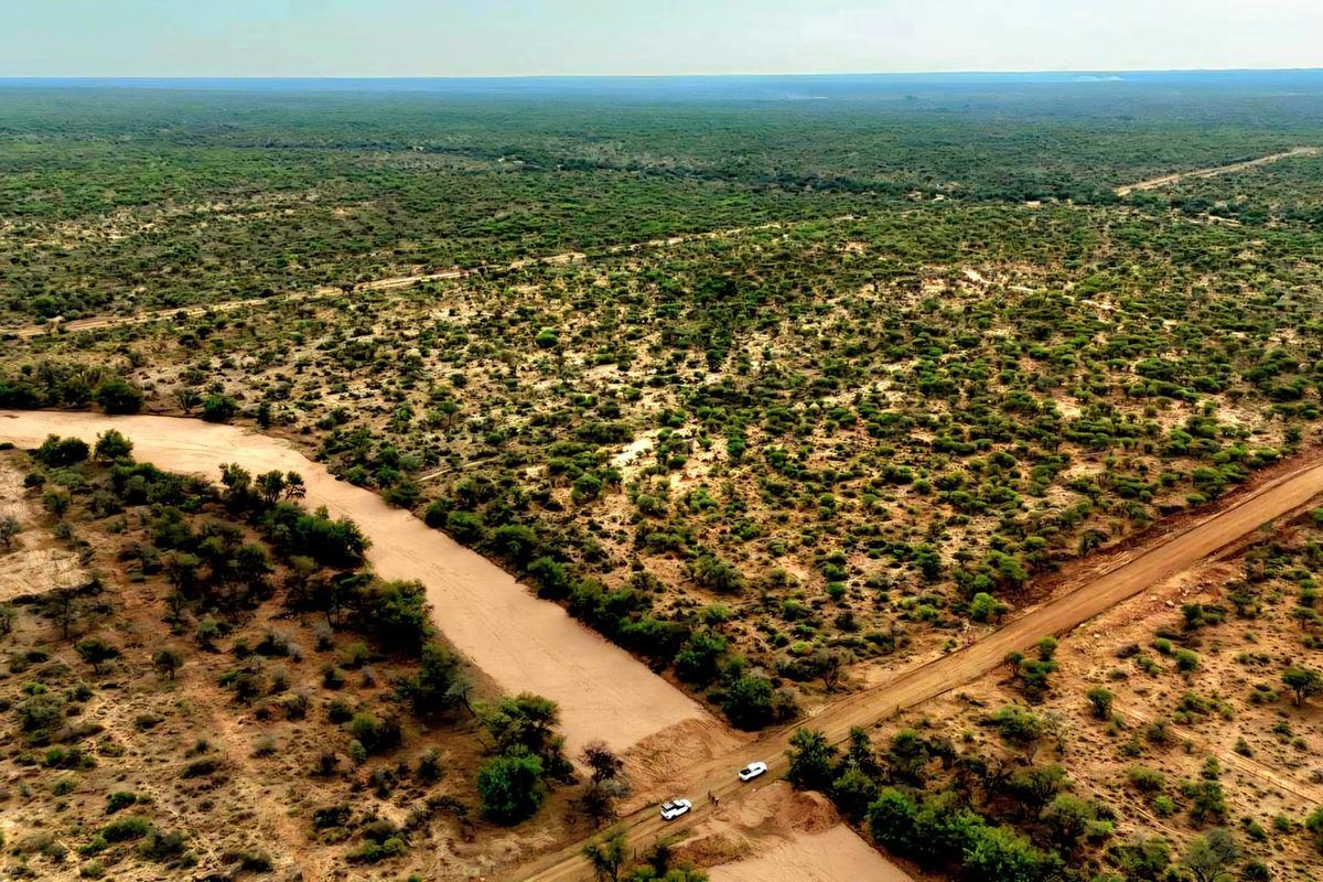 Vacant Plot for sale only 13km's North of Okahandja with strong water! - Photo 3