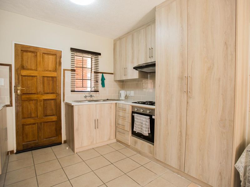 2 Bedroom Townhouse with a Private Garden - Photo 1