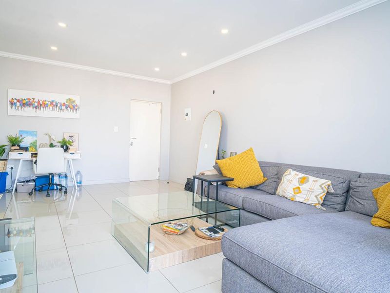 Modern Move-In Ready 3 Bedroom Apartment in The Falls Lifestyle Estate - Photo 4