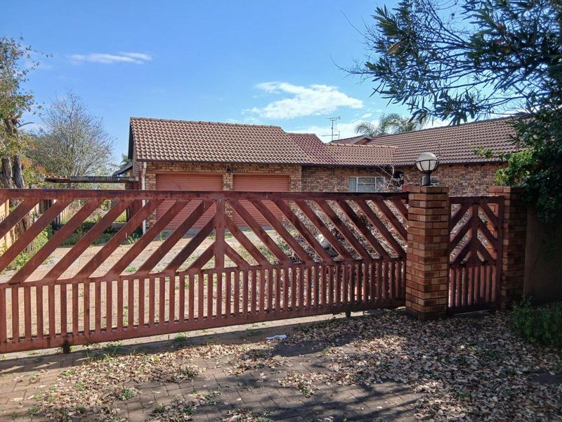 Priced to sell property - Photo 1
