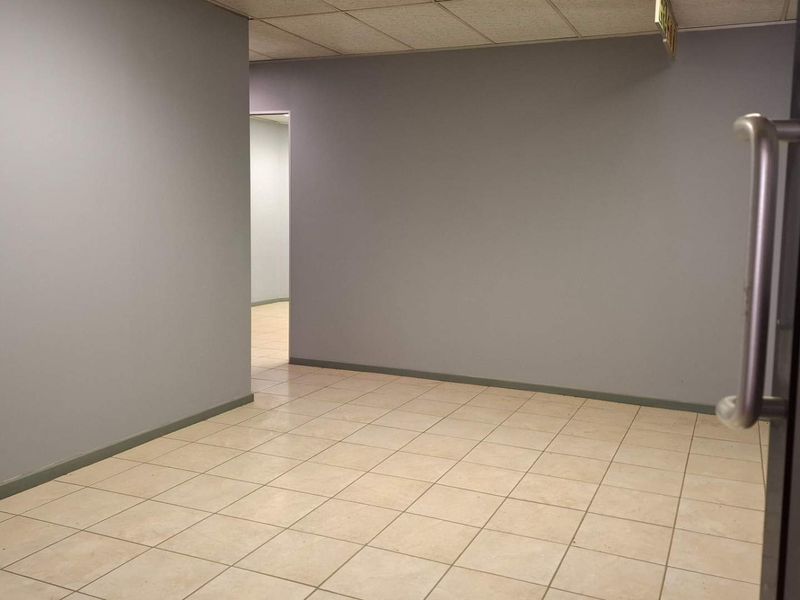 **Spacious Office Space Available for Lease** - Photo 4