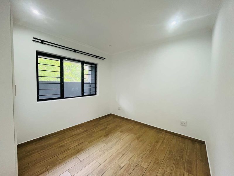 Hendra - Sleek Loft-Style Apartment with Solar Savings and Prime Location! - Photo 10