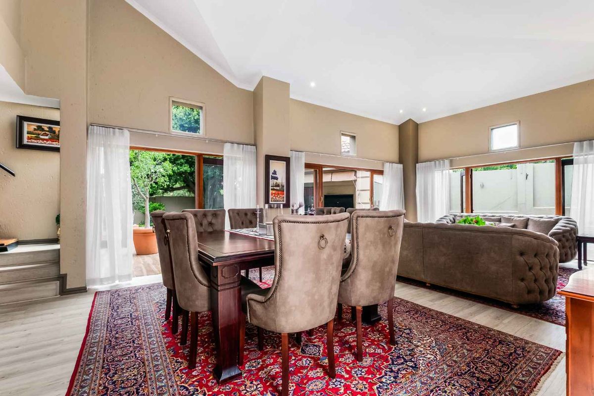 STUNNING FAMILY HOME BOASTING ALL THE BEST QUALITIES ONE WANTS IN A HOME - Photo 5