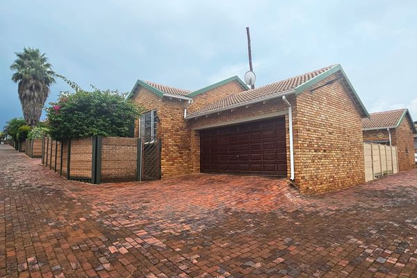 2 Bedroom Townhouse in Radiokop For Sale R949,000 #2360606