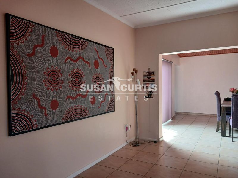 Large Family Home - Photo 7