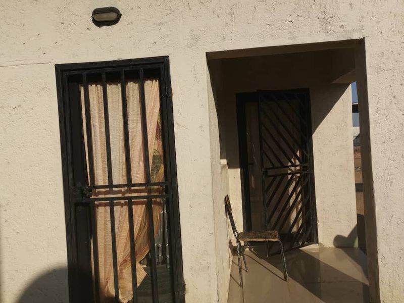 Charming Two-Bedroom House for Sale in Smarties, Okahandja - Photo 6