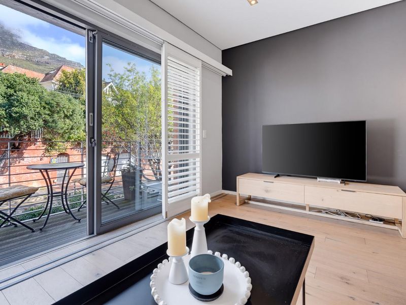High-End Turnkey Airbnb Investment in One of Cape Town's Most Sought-After Neighbourhoods - Photo 7