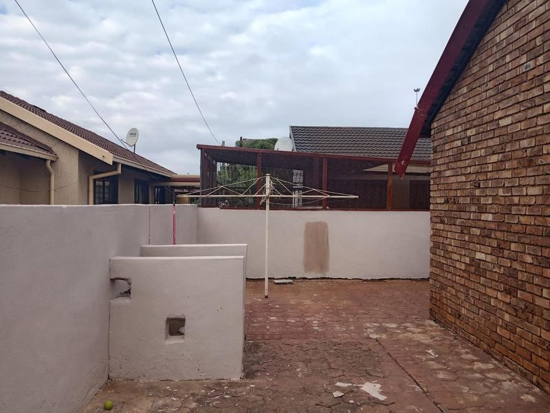 3 Bedroom House For Sale in Ga-Rankuwa Unit 17 - Photo 6