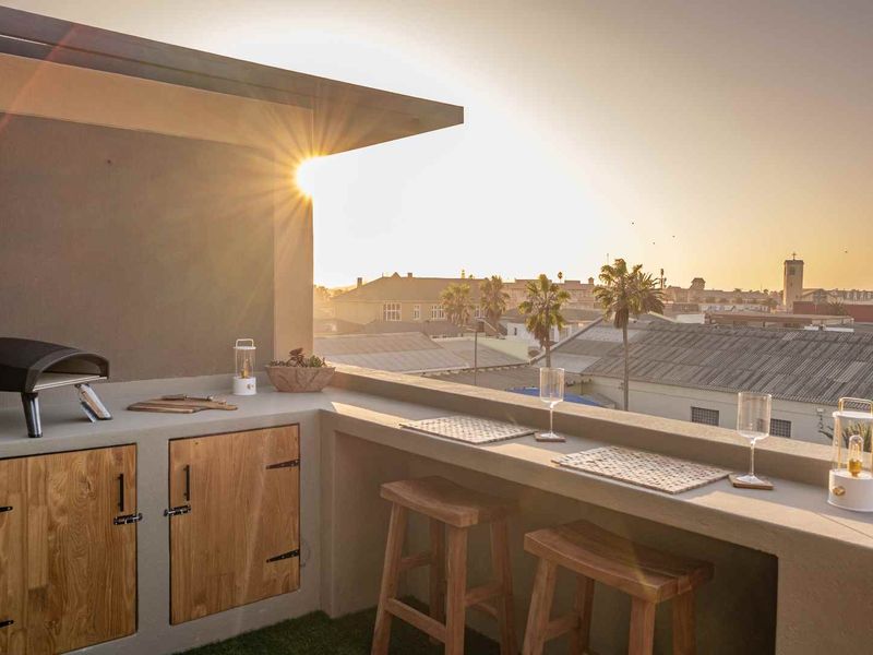 Invest in Swakopmund: Fully Furnished 2-Bed Apartment with High ROI - Photo 2