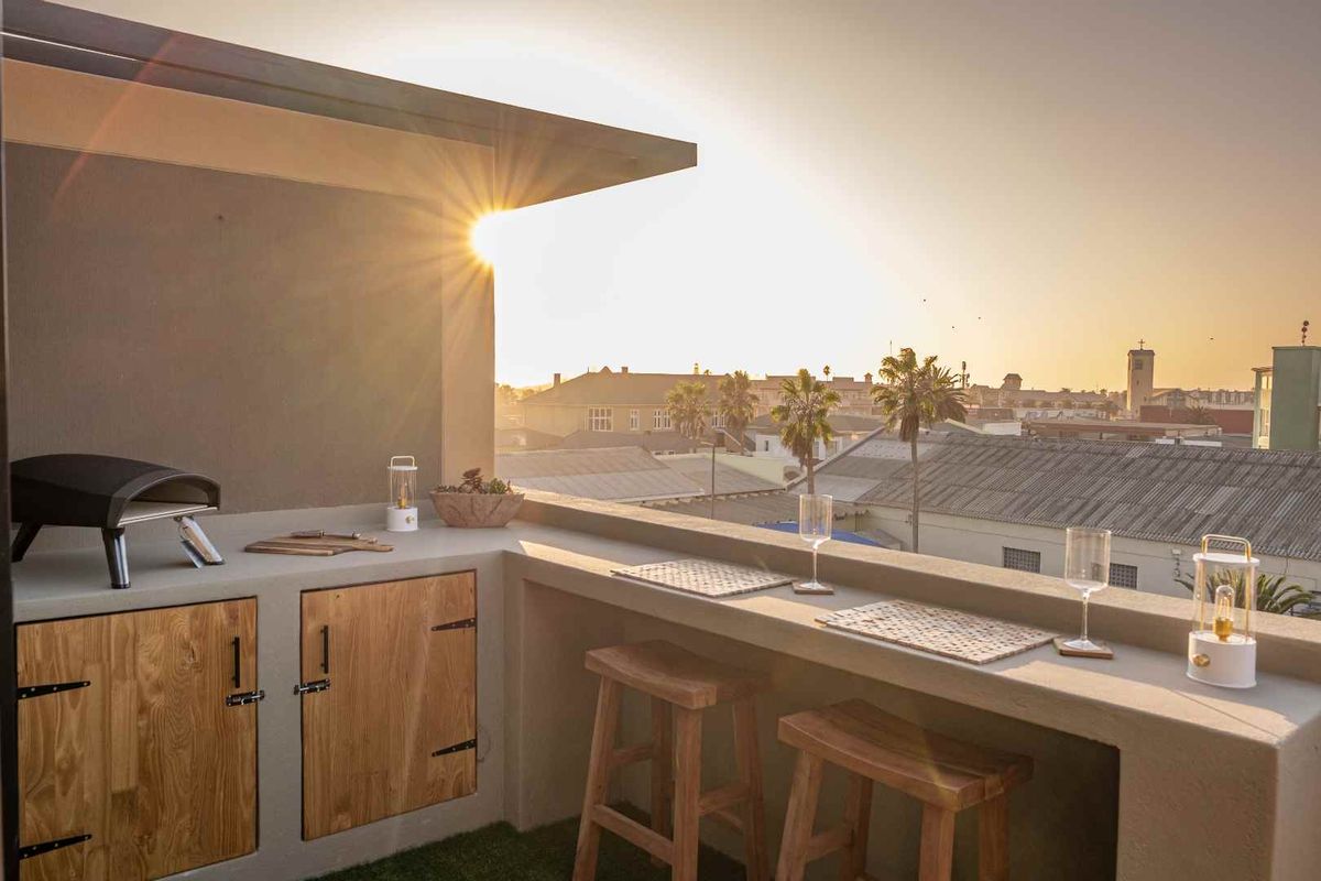 Invest in Swakopmund: Fully Furnished 2-Bed Apartment with High ROI - Photo 2