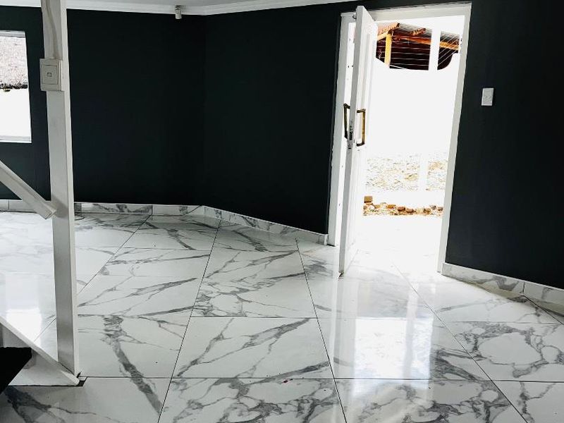 Freestanding House For Rent - Photo 9
