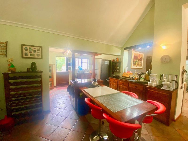 Spacious three-bedroom house on a small holding in Joostenbergvlakte - Photo 4