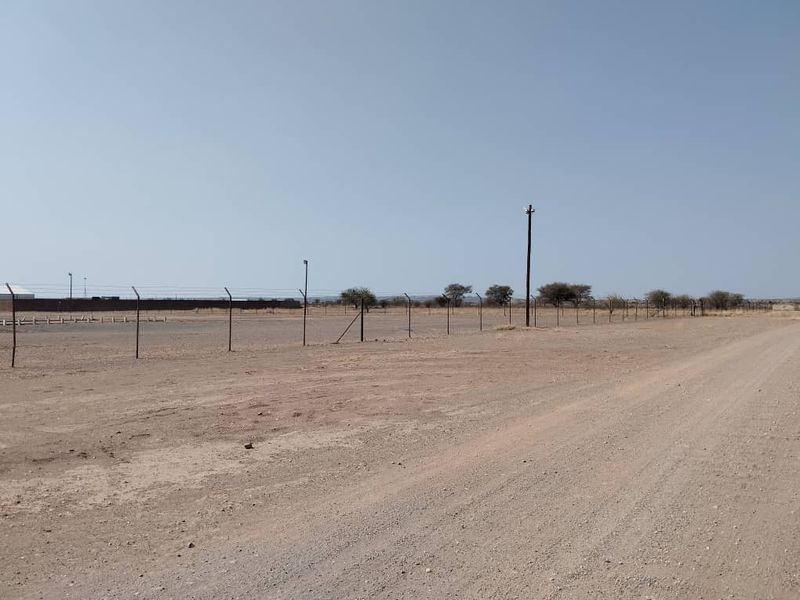 PERFECTLY LOCATED INDUSTRIAL ERF FOR SALE IN MARIENTAL – 2 OPTIONS!! - Photo 9