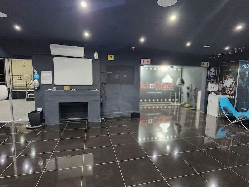 The Ultimate Creative Kingdom: Dual Venues & Triple-Studio Hub on Main Road, Bryanston - Photo 6
