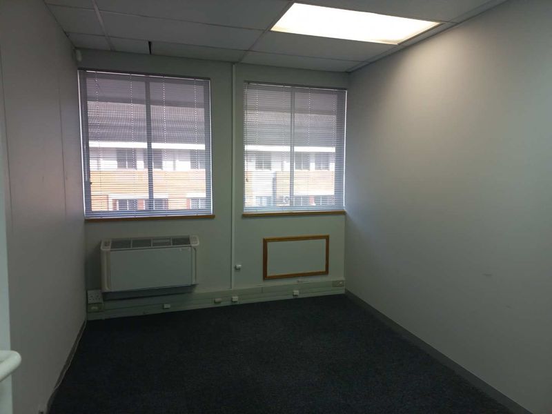 Office Park - First floor office space, available immediately! - Photo 3