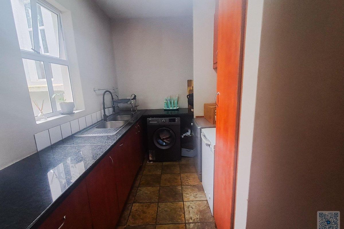 4 Bedroom House In Glen Erasmia Estate Ext 7 Kempton Park - Photo 5