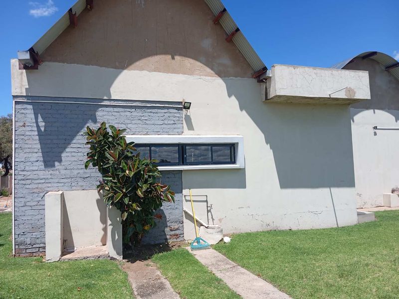 4 Bedroom House For Sale in Vanderbijlpark CE 4 - Photo 2