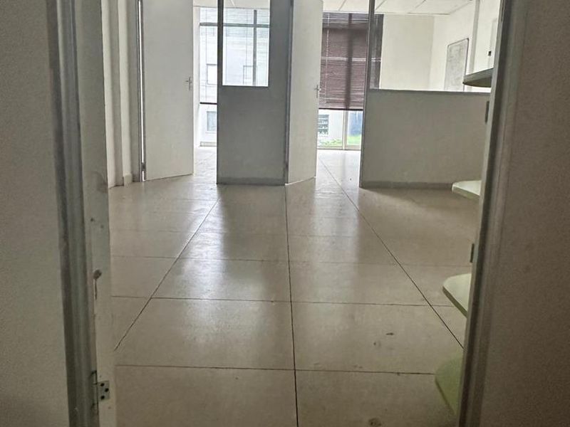 Massive 2 bedroom apartment at the heart of Umhlanga - Photo 4