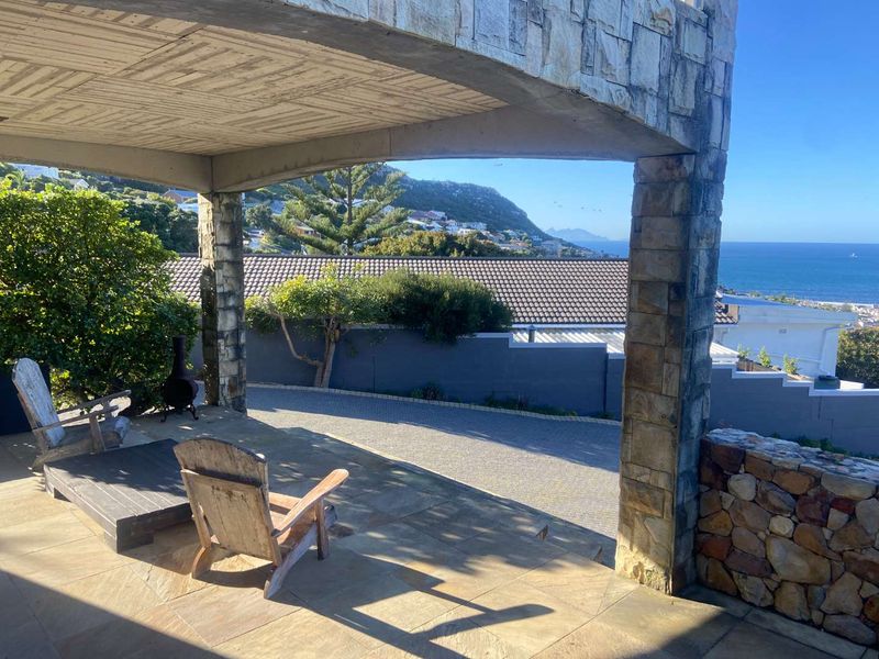 Fully Furnished Home in Glencairn Heights - Photo 4