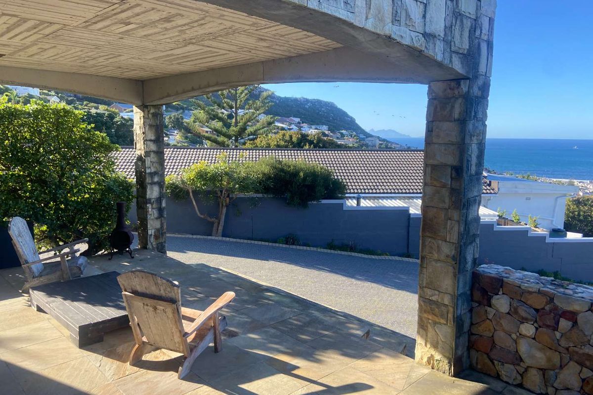 Fully Furnished Home in Glencairn Heights - Photo 4