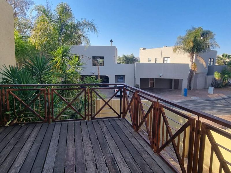 🏡 Beautiful Townhouse for Sale – Windhoek Country Club Golf Estate - Photo 5