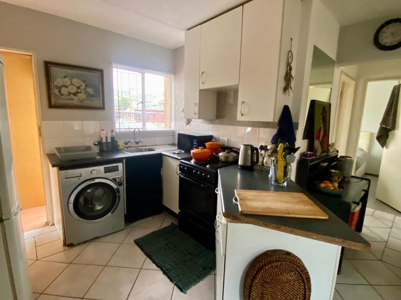 Ground Floor Living: 2-Bedroom Unit - Photo 7