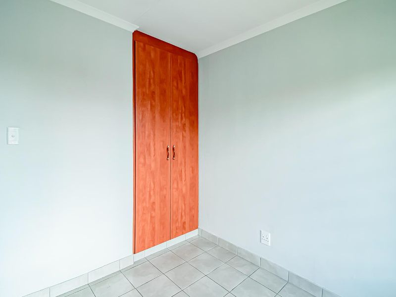 2 Bedroom 2 Bathroom Apartment - Photo 10