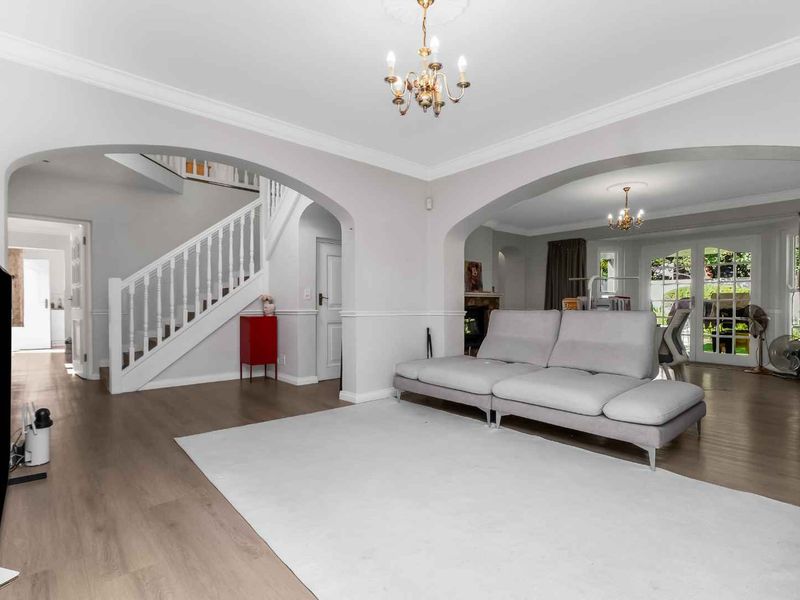 IMMACULATE CHARACTER HOME - Photo 4