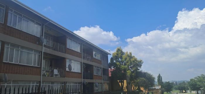 Property #2434069, Apartment For Sale in Raceview