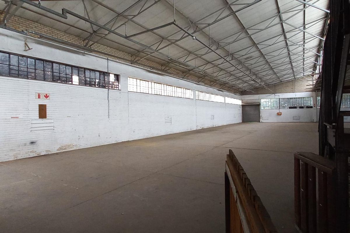 1972m2 Benrose Warehouse To Let - Photo 5