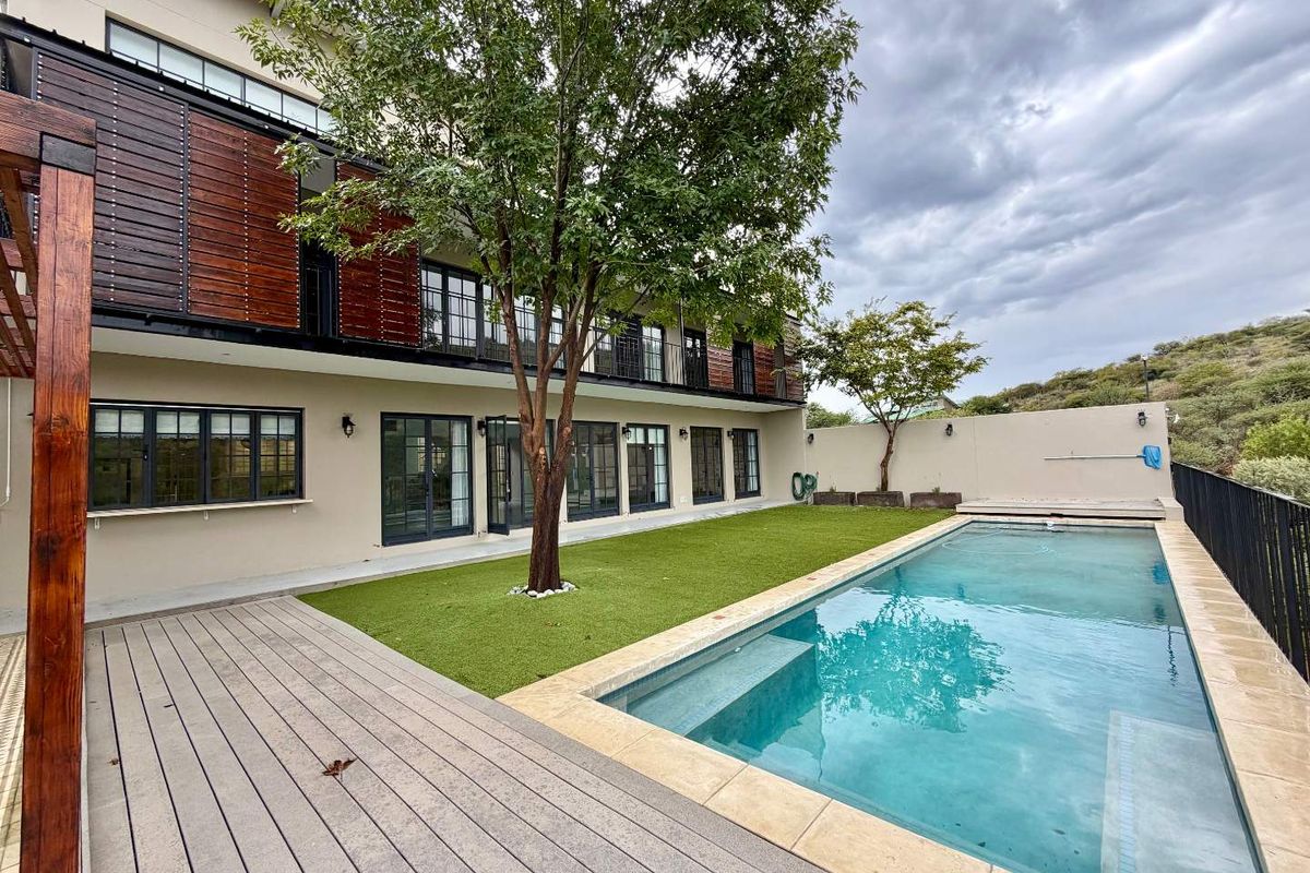 4 Bedroom House For Sale in Auasblick - Photo 4