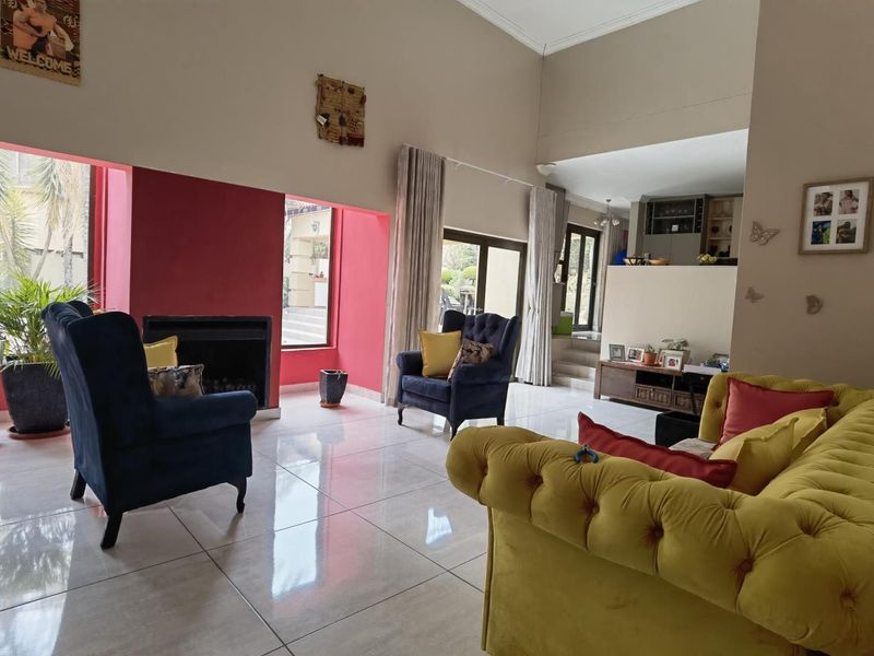 Exquisite 5-Bedroom, 5-Bathroom Luxury Modern House in Blue Valley Golf Estate - Photo 10