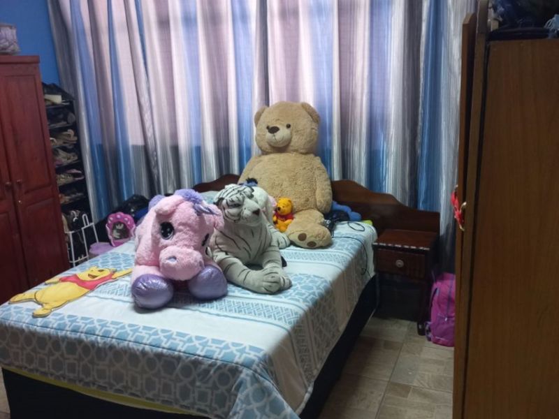 modern, stunning lock up and go 3 bedroom apartment - Photo 7