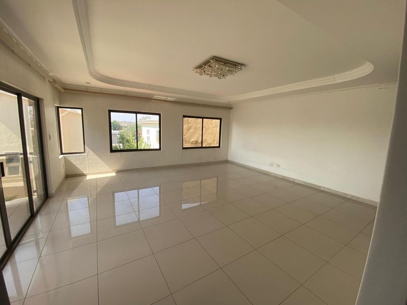 Cimbebasia - 5 Bedroom house for sale. - Photo 8
