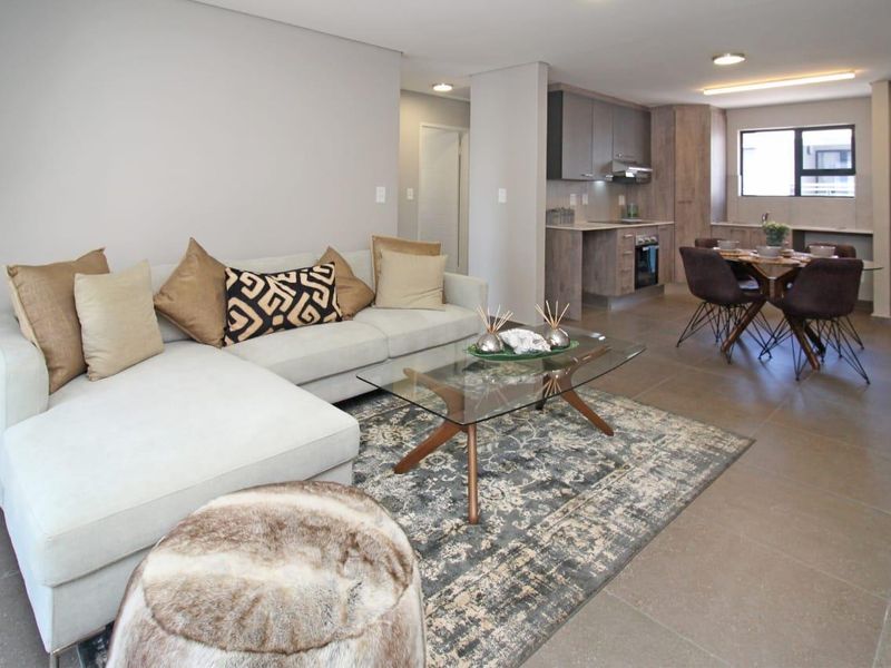 A  Modern 2 bedroom Apartment For Sale. - Photo 3