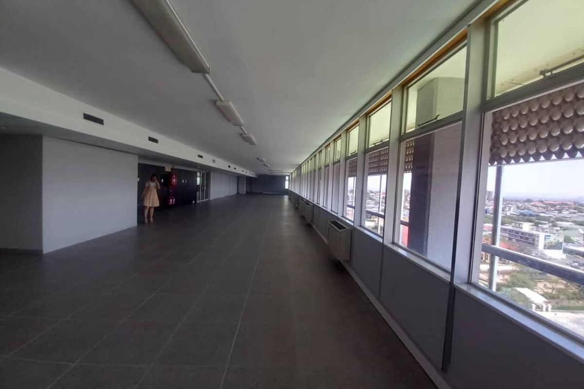 MODERN OFFICE TO LET - WNK CBD OFF CENTRE - Photo 2