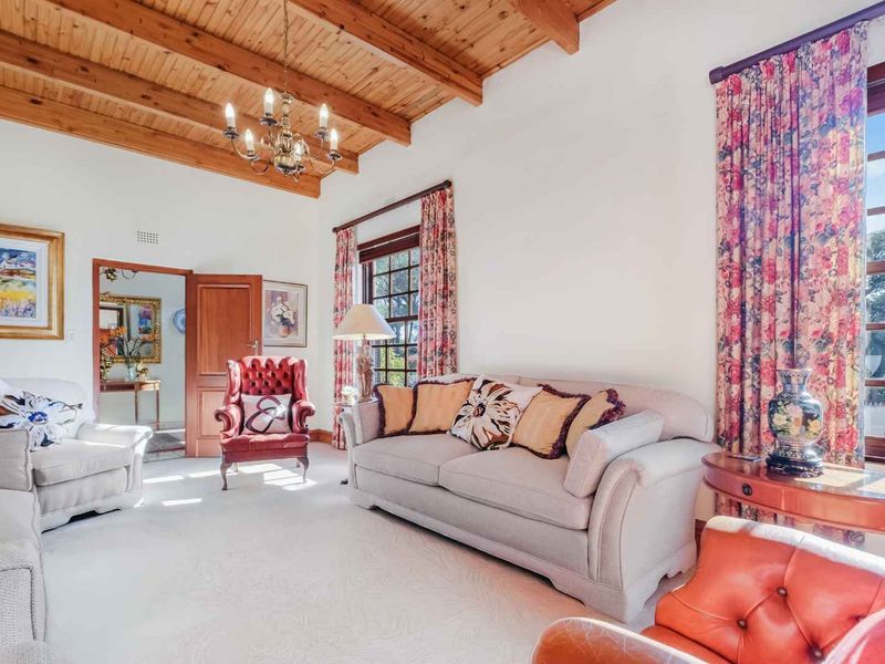 A CAPE DUTCH MASTERPIECE IN THE HEART OF ONE OF LONEHILL’S TOP BOOMED AREAS - Photo 6