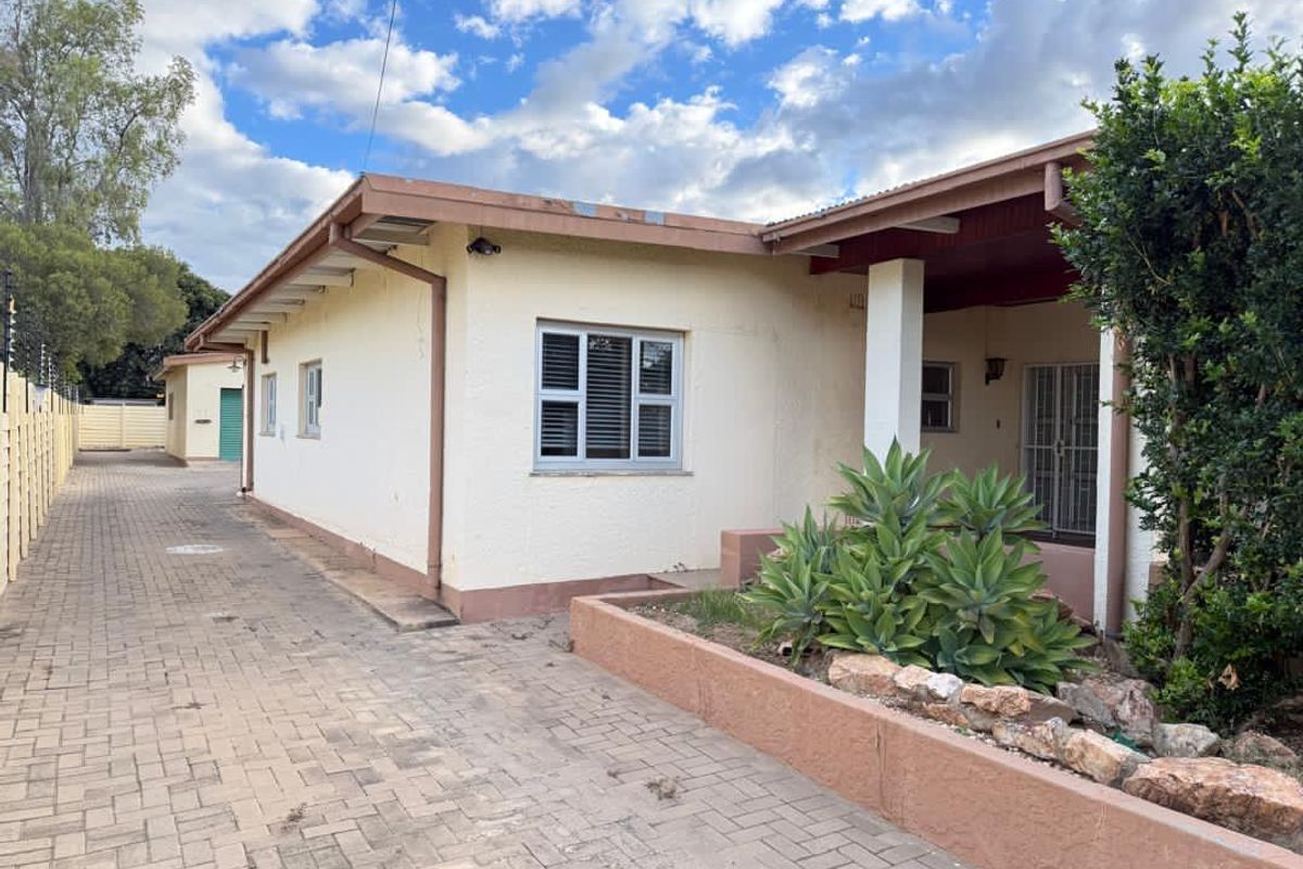 Spacious House for sale - Photo 2