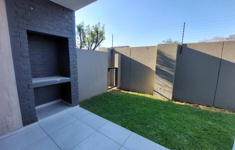 Stunning Ground Floor Apartment with Private Garden
