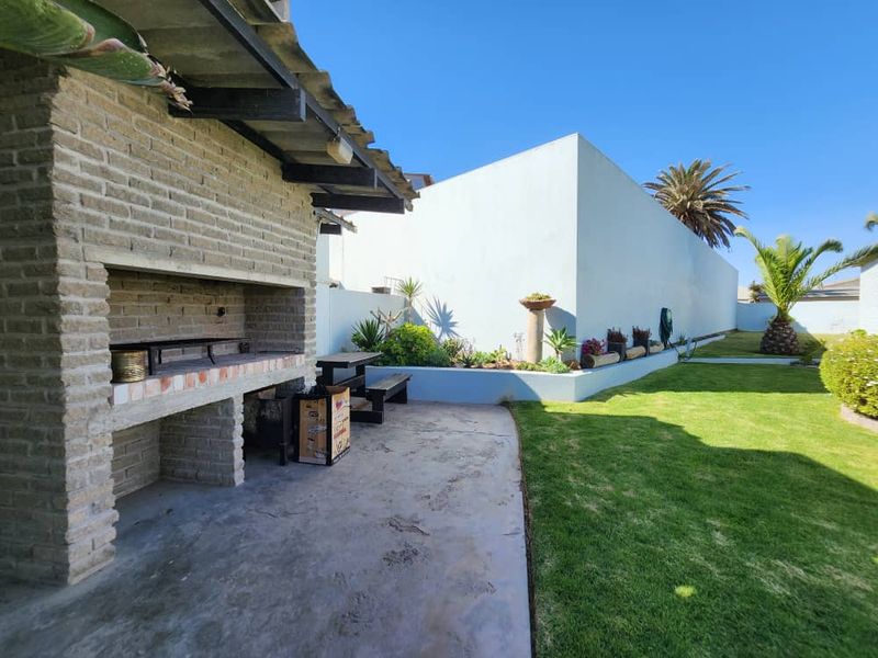 Invest in Henties Bay Hotel, Ready for New Ownership - Photo 7