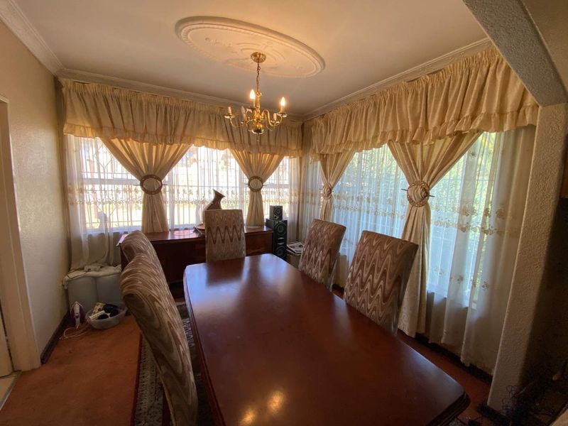 Spacious Family Living - Photo 6