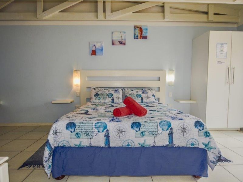 FOR SALE -  3 BEDROOM HOUSE WITH SEPERATE FLATLETS FOR SALE, LONG BEACH, NAMIBIA - Photo 2