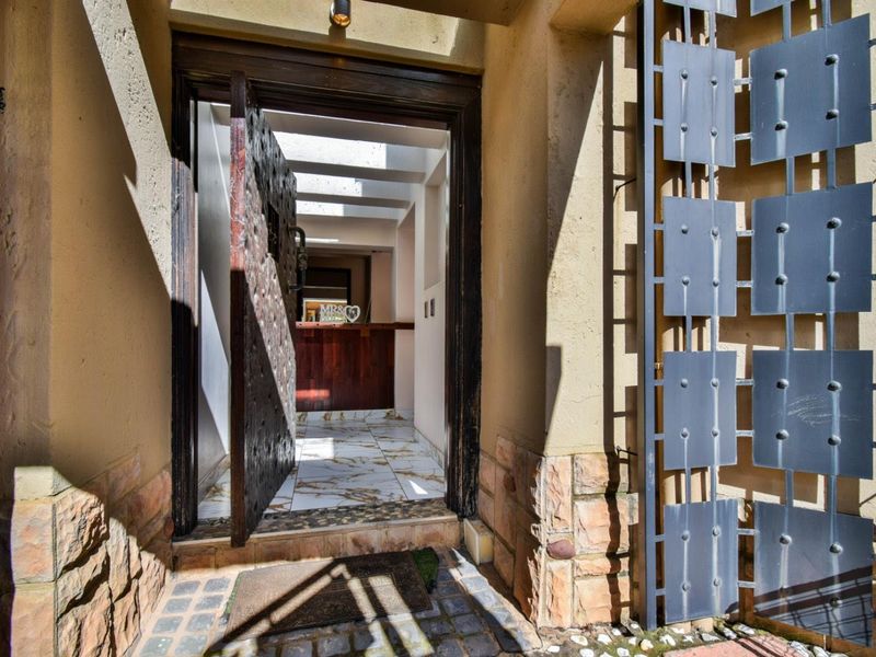 Spacious Family Home in Secure Estate | 4 Bed | 2 Bath | Double Garage - Photo 2