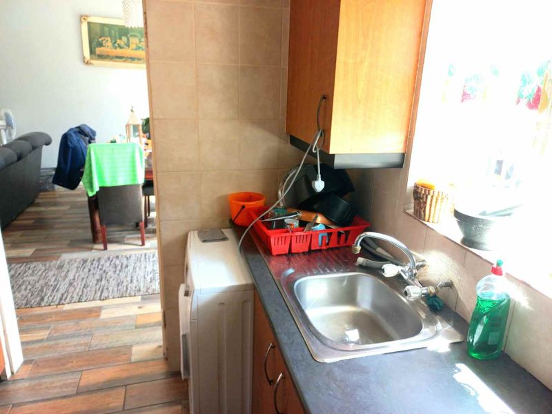 Lovely 2 Bedroom Duplex in a south after secure complex in Benoni - Photo 5