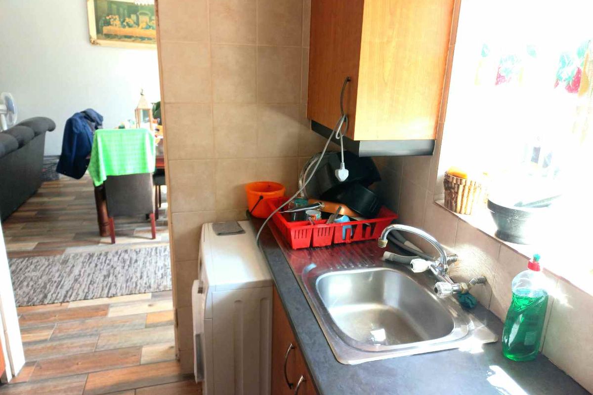 Lovely 2 Bedroom Duplex in a south after secure complex in Benoni - Photo 5