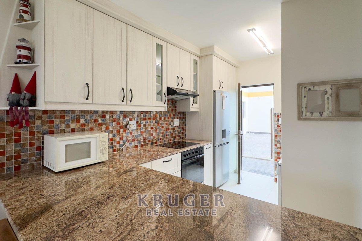TOWNHOUSE FOR SALE | SWAKOPMUND – TOWN CENTRE - Photo 4