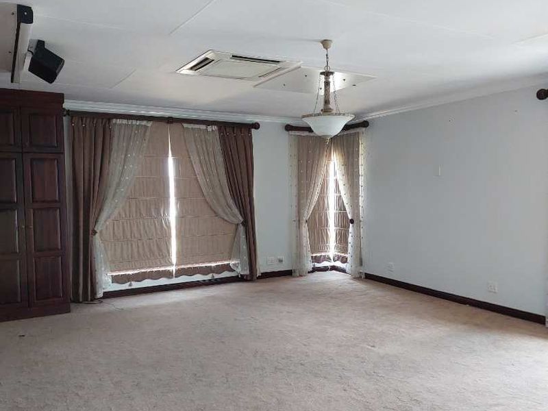 Luxurious 10-Bedroom Estate with Spectacular Views Awaits! - Photo 3