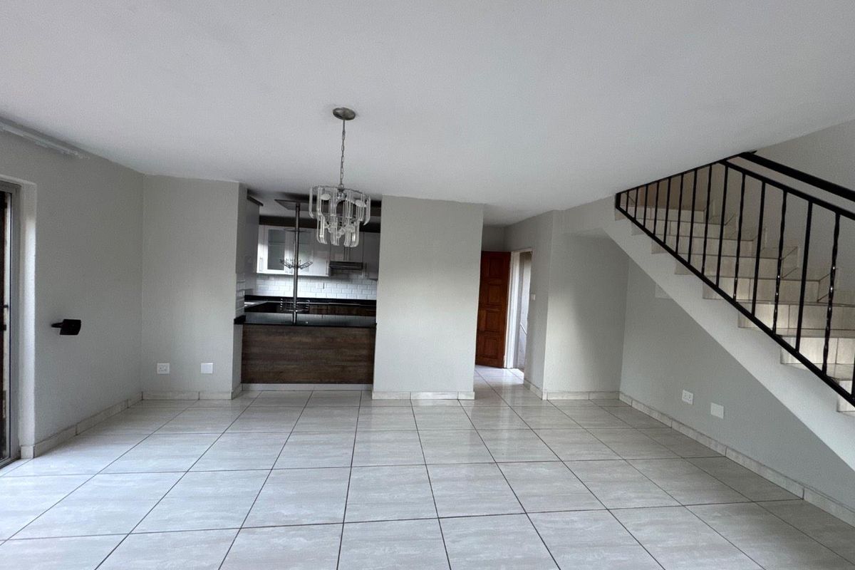 3 Bedroom Family Home in Heuwelsig Estate - Photo 3