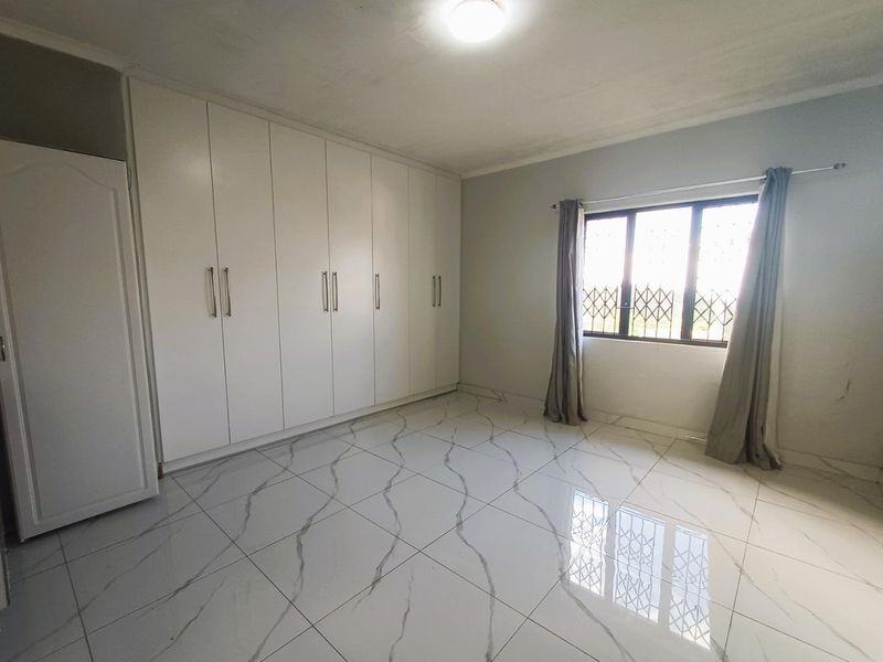 FOR RENT  | Kloof / Wybank  |  Bachelor Apartment - Photo 2