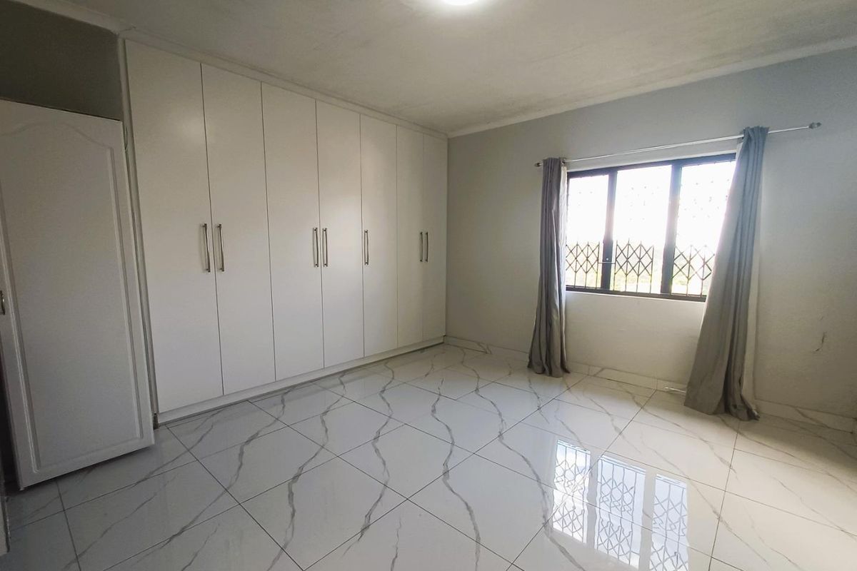 FOR RENT  | Kloof / Wybank  |  Bachelor Apartment - Photo 2